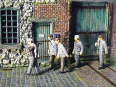1/72 civilian men figures walking to work.