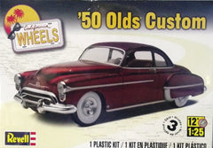 1/25 1950 Oldsmobile Club Coupe model car kit.