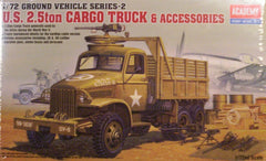 1/72 WW 2 U.S. 2.5 ton Army truck model kit and accessories.