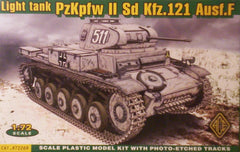 1/72 scale WW2 German PzKpfw II Aust.F tank model kit.. 