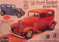 1/25 1932 Ford Sedan 2 'n 1 street rod model car kit.