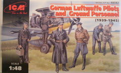 1/48 WW 2 German pilots & ground personal military model figures.