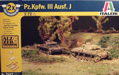 1/72 Pz.Kpfw.III Ausf. J tanks. 2 model AFVs in one box.